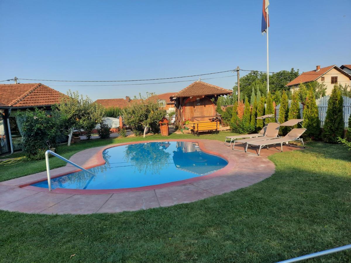 Guest House Rose Смедеревска-Паланка Экстерьер фото