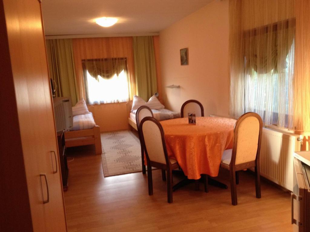 Guest House Rose Смедеревска-Паланка Экстерьер фото