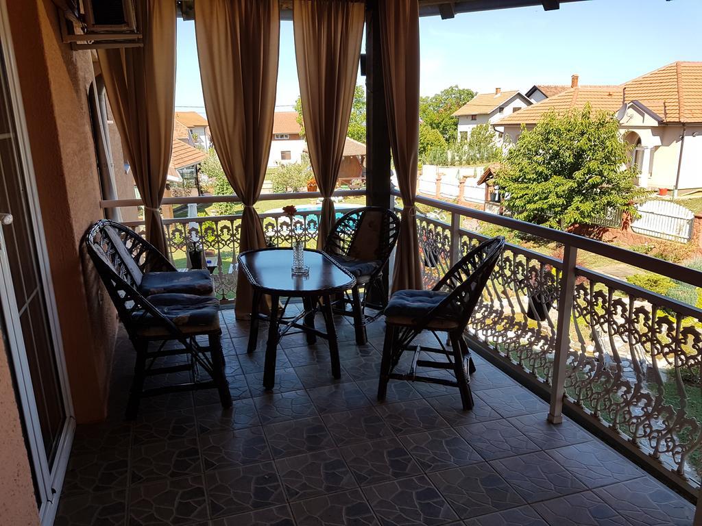 Guest House Rose Смедеревска-Паланка Экстерьер фото