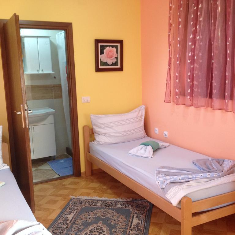 Guest House Rose Смедеревска-Паланка Экстерьер фото